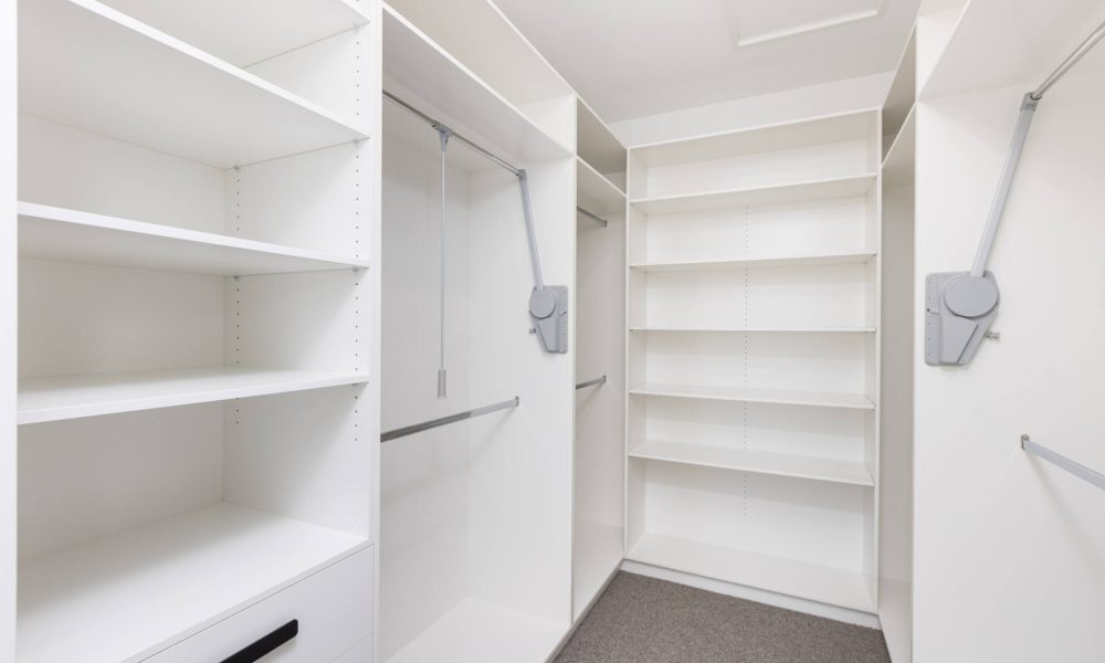 Lot 14 Modiker Way walk-in wardrobe design from Mildura's favourite home builders