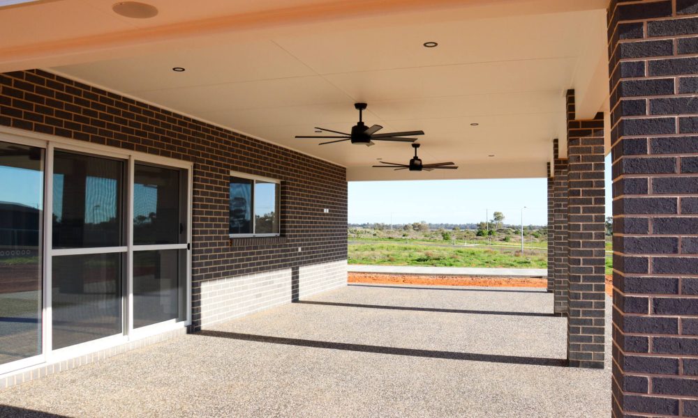 Ext Outdoor Area IMG_3291