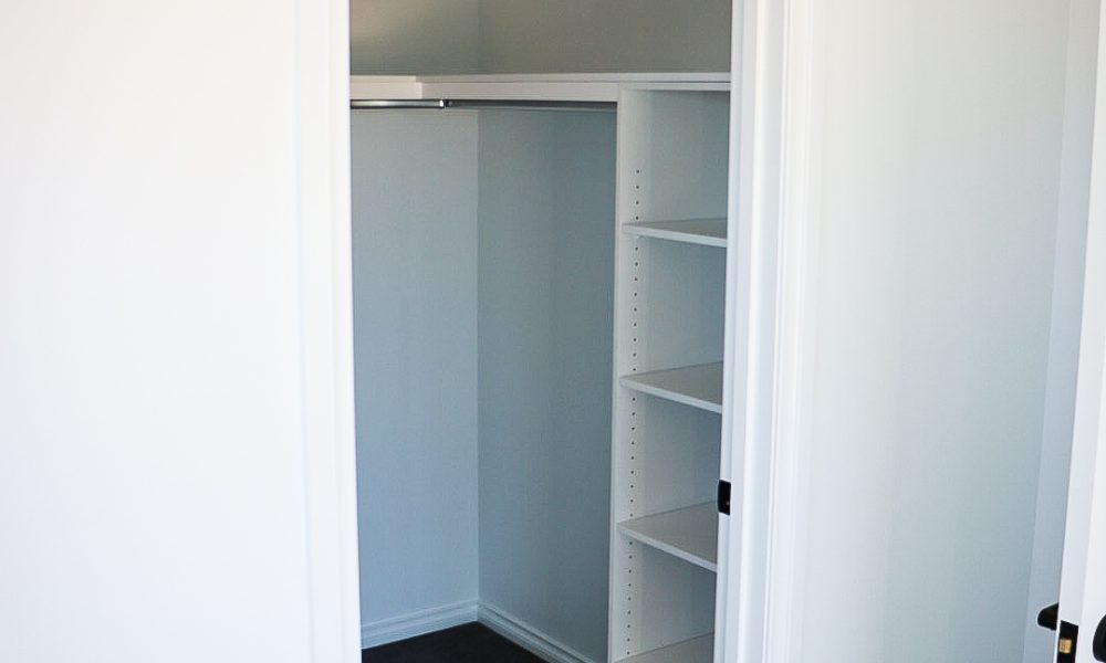 Albert Street, Mildura walk-in wardrobe design from Mildura's favourite home builders, UBS Mildura