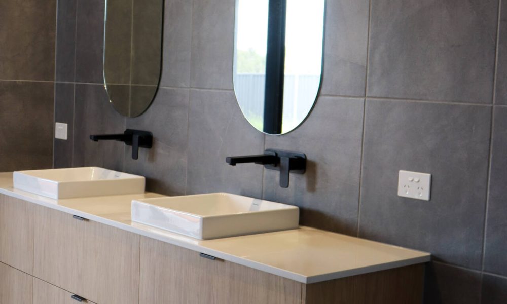 McEdwards Street, Birdwoodton, Mildura bathroom design from Mildura's favourite home builders, UBS Mildura